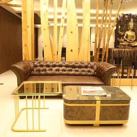 Hotel Emperio Grand ลัคเนา ภายนอก รูปภาพ